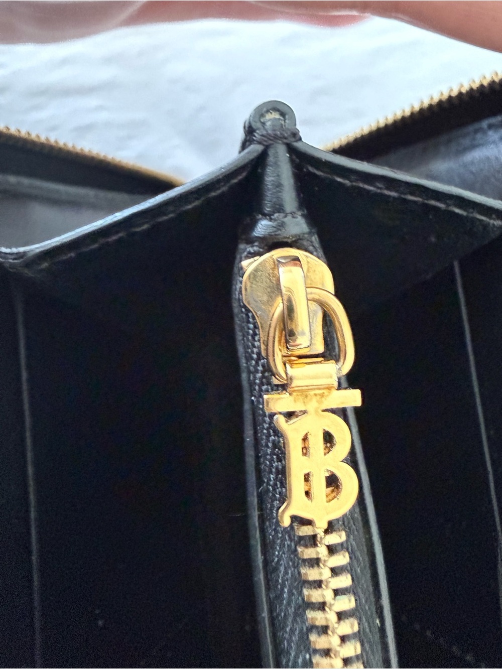 Burberry Black Pebbled Leather Zip-Around Wallet with Gold TB Logo - Picture 8 of 15